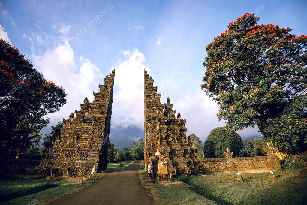 Porte hindoue  de Bali   Photographie ozimicians  167583466