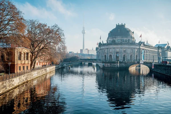 Berlin spree flodbank — Stockfoto