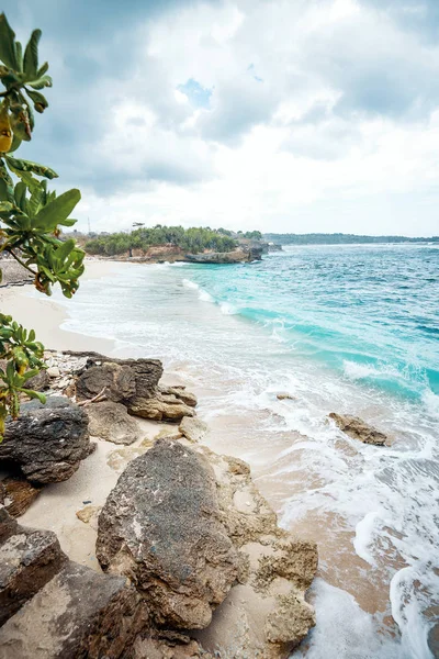 レンボンガン島、バリ島、Indonesa のビーチを夢します。. — ストック写真