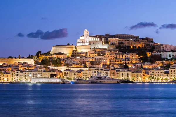 Marina İbiza, İbiza, İspanya 'dan Dalt Vila' nın şehri