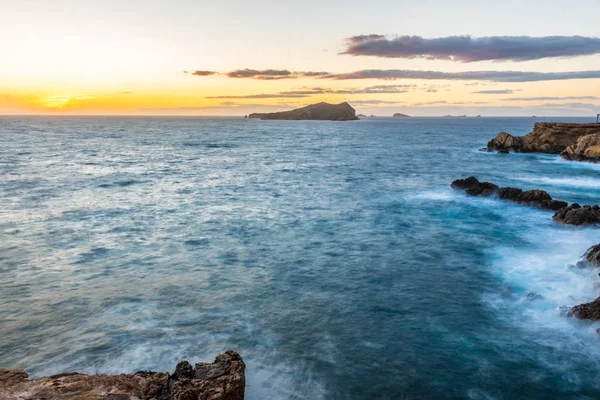 Ίμπιζα Ηλιοβασίλεμα Από Cala Conta Comte Στο Σαν Χοσέ Στις — Φωτογραφία Αρχείου