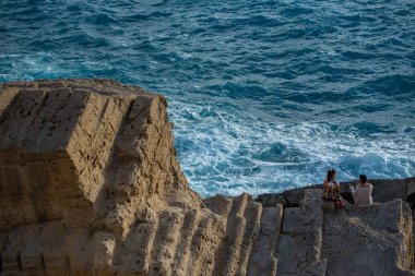 İbiza, İspanya - Eylül 12019: Sa pedrera de Cala de Hort, Atl