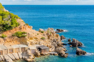 İbiza adasının manzaraları. Cala d en Serra, Sant Joan de Labritja, İbiza.