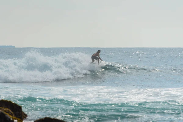 Midigama Sri Lanka 2019 Nov Menschen Surfen Strand Mit Goldenem — Stockfoto