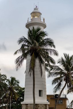 Galle Körfezi 'ndeki Galle Kalesi' ndeki deniz feneri Sri Lanka 'nın güneybatı kıyısında..