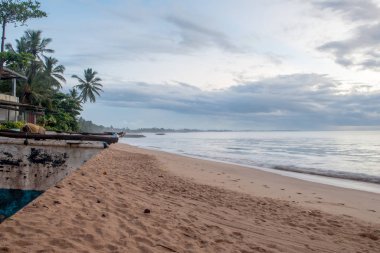 Tangalle, Sri Lanka sahilinde gün batımı.