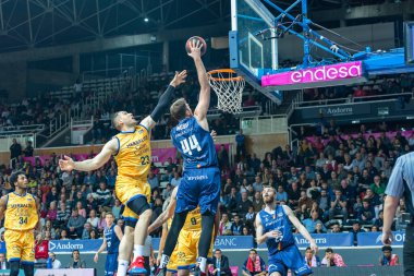 Andorra La vella, Andorra: 2020 Şubat: Liga Acb Endesa maçında oynayan oyuncular Mora Banc Andorra Bc ve Herbalife Gran Canaria arasında maç, final skoru 60 - 70, Andorra 'da 29 Şubat 2020,.