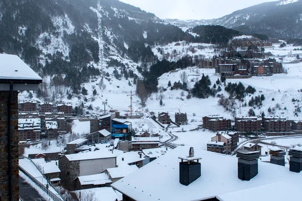 Stadtbild Der Stadt Canillo Andorra Dämmert Bei Starkem Schneefall — Stockfoto