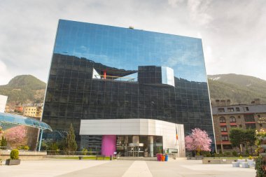 Kamp, Andorra: 18 Mart 2020: Kampta bulutlu bir gün. Andorran Kültür Bakanlığı eski Hotel La Rosaleda 'da inşa edildi..