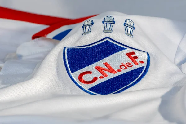 2010年4月9日 安道尔卡尼洛 2010年4月9日 乌拉圭蒙得维的亚国家足球俱乐部在安道尔卡尼洛的官方球衣上的标志 — 图库照片