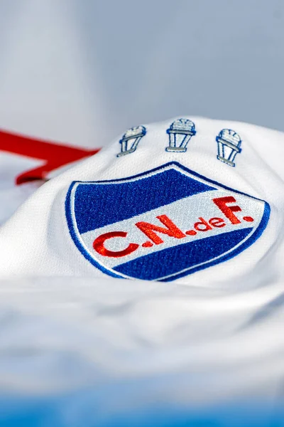2010年4月9日 安道尔卡尼洛 2010年4月9日 乌拉圭蒙得维的亚国家足球俱乐部在安道尔卡尼洛的官方球衣上的标志 — 图库照片