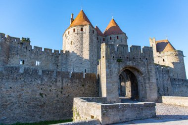 Carcassonne 'daki Ortaçağ Şatosu, Alacakaranlık. Fransa