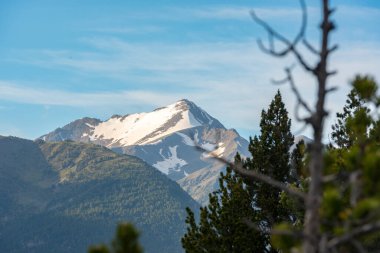 Andorra 'daki Parc Natural Comunal de les Valls del Comapedrosa Ulusal Parkı' nın manzarası.