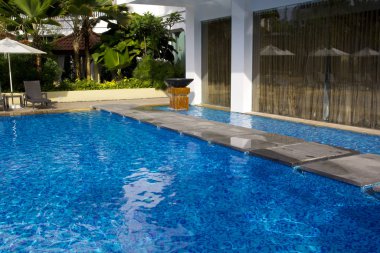 Yüzme Havuzu bir tropikal tatil