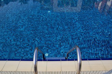 Yüzme Havuzu bir tropikal tatil 