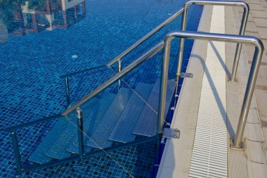 Yüzme Havuzu bir tropikal tatil 