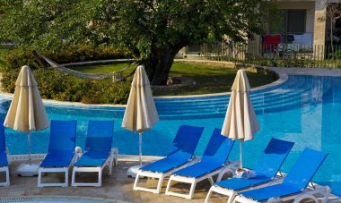 Yüzme Havuzu bir tropikal tatil 