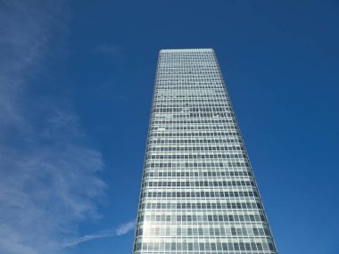 Cam cepheli kare gökdelen