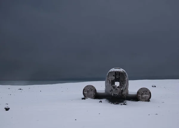 Kanibalizovaný Vrak Letadla Usa Islandu Louce — Stock fotografie