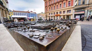 Zagreb, Hırvatistan - 20 Şubat 2020: Zagreb 'in Minyatür Kent Ölçek modelinin manzara görüntüsü Zagreb şehir merkezindeki Avrupa Meydanı' nda sergilendi                               