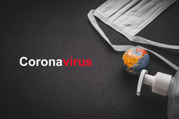 Coronavirus Texte Avec Désinfectant Savon Antibactérien Globe Terrestre Masque Protecteur — Photo