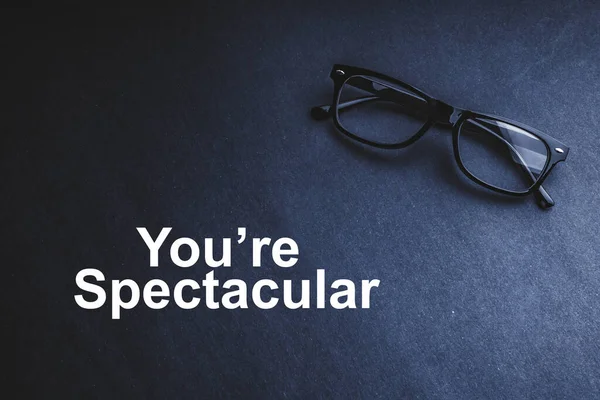 Sie Sind Spectacular Mit Brille Oder Brille Auf Schwarzem Hintergrund — Stockfoto