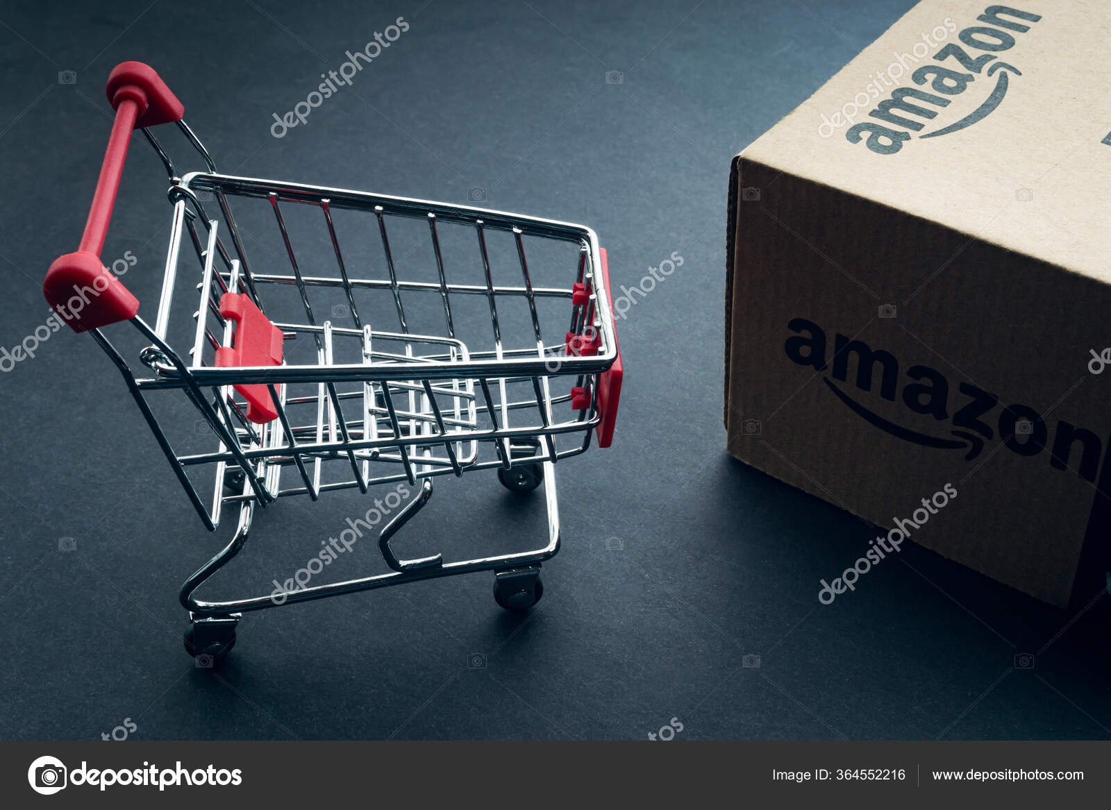 Kuala Lumpur Malaysia April Amazon Prime Box Amazon Shipping Stock Editorial Photo C Silver Wings