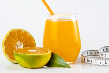 turuncu cam beyaz arkaplanda izole