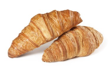 Beyaz arka planda taze kruvasan