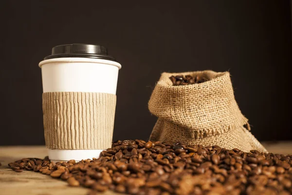 Ceașcă de cafea pe fundal negru — Fotografie, imagine de stoc