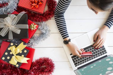 Xmas hediye kutuları ile online alışveriş