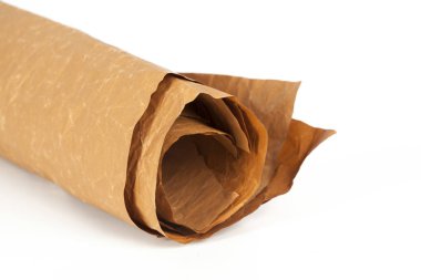 Doğal kahverengi kağıt beyaz arka plan üzerinde