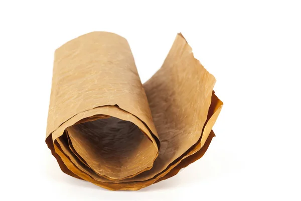 Натуральний коричневий папір на білому тлі — стокове фото