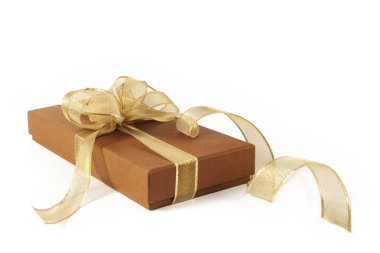 hediye kutusu beyaz arkaplanda izole edildi