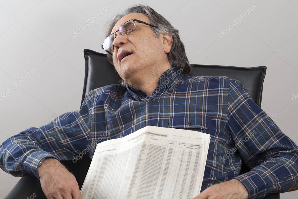 depositphotos_136999920-stock-photo-sitt