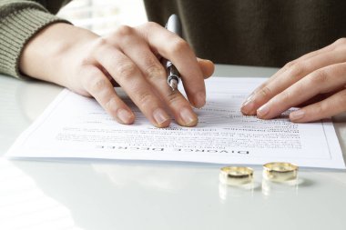 Karısı işaretleri kararname formu halka ile boşanma