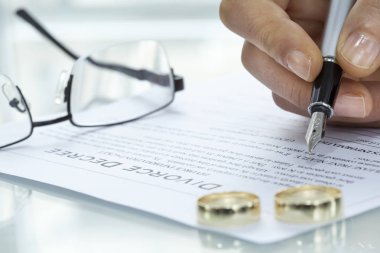 Karısı işaretleri kararname formu halka ile boşanma