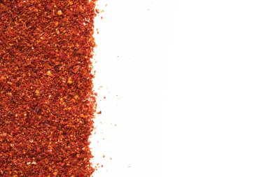 Ahşap arka planda baharatlar ve otlar