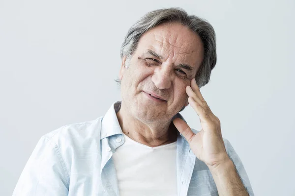 Retrato do velho homem feliz — Fotografia de Stock