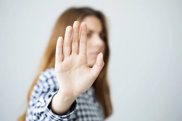 Vrouw weergegeven: stop gebaar — Stockfoto