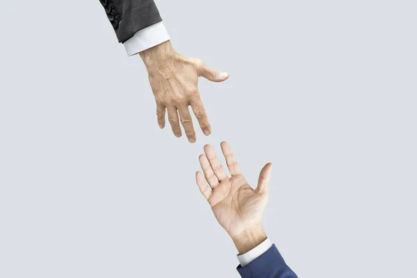 Hands reaching each other — Stock Photo, Image