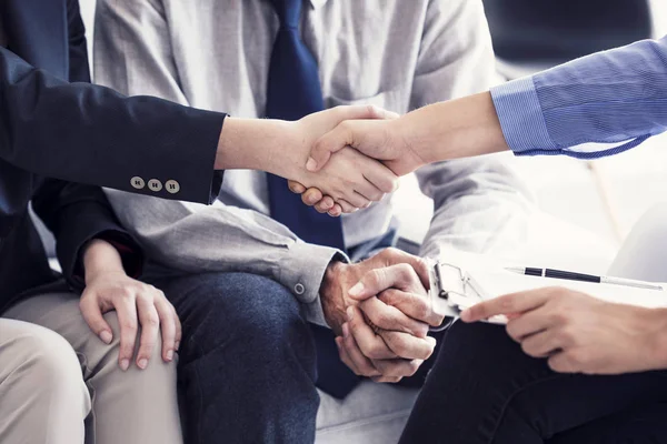 Business handshake in the office — Stock Photo, Image