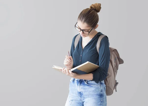 Student meisje met notebook — Stockfoto