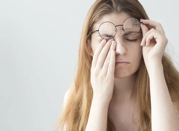 Young woman with eye fatigue — Stock Photo, Image
