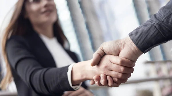 Businesspeople handshake close up view — Stock Photo, Image