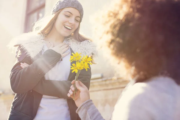 Young Man Giving Flower His Girlfriend — Stock Photo, Image