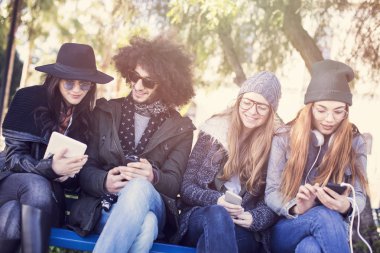 Gençler dışında vakit