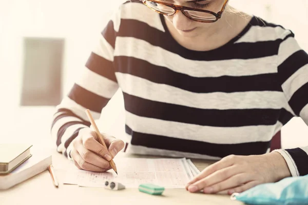 Joven Estudiante Examen — Foto de Stock