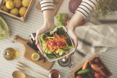 Salata diyet sağlıklı beslenme kavramı