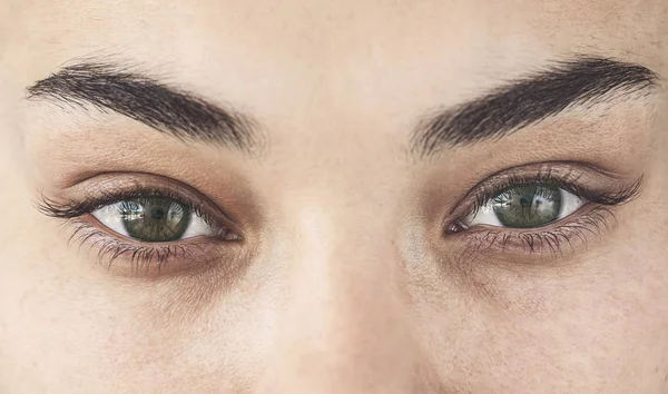 Brown Eyes Young Woman — Stock Photo, Image